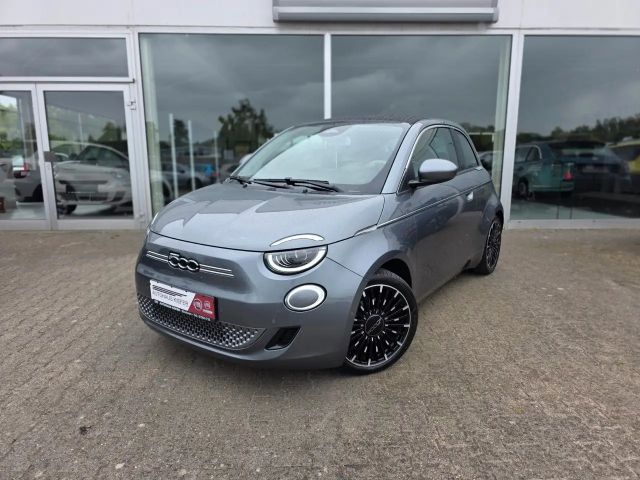 Fiat 500e La Prima