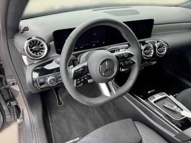 Mercedes-Benz A 180 AMG Line Hatchback