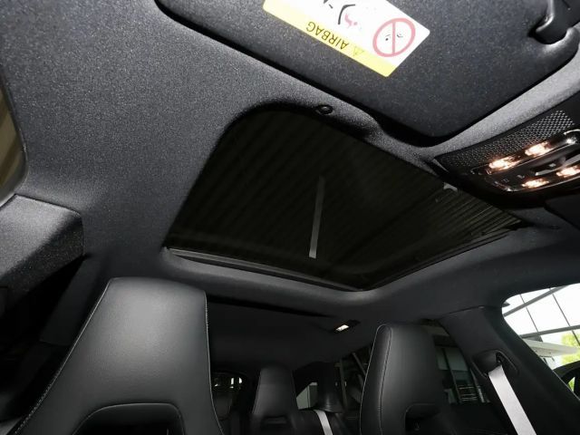 Mercedes-Benz CLA 200 AMG Line