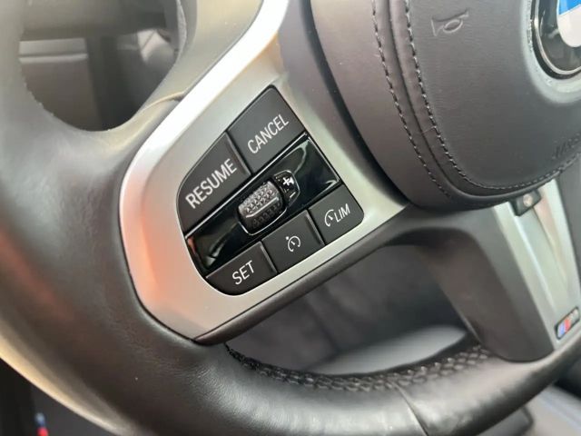 BMW 318 318i M-Sport Sedan