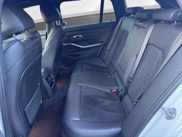 BMW 320 320e M-Sport Touring