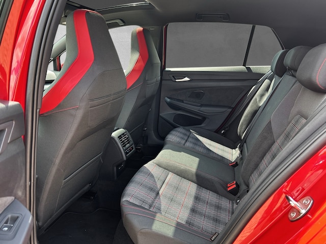 Volkswagen Golf 2.0 TSI DSG