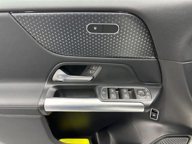 Mercedes-Benz B 200 Progressive Sedan