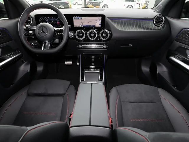 Mercedes-Benz GLA 200 AMG Line