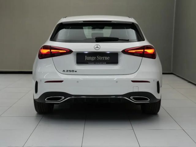 Mercedes-Benz A 250 A 250 e Hatchback