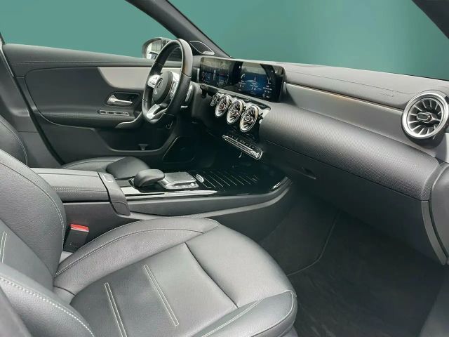 Mercedes-Benz A 220 A 220 d AMG Line