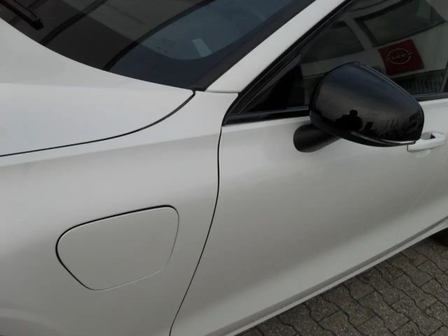 Volvo V60 AWD R-Design T8