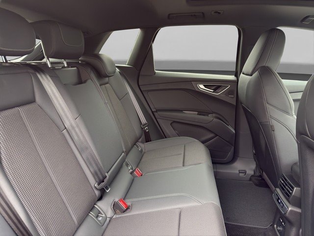 Audi Q4 e-tron SUV 45 e-tron Audi Q4 e-tron