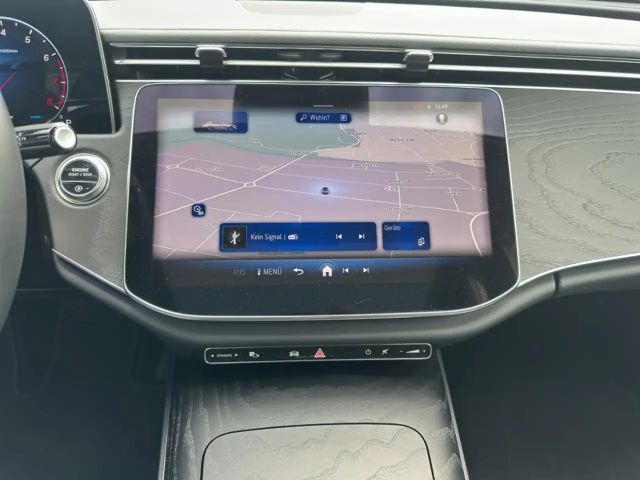 Mercedes-Benz E 200 AVANTGARDE Sedan