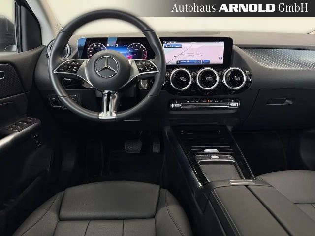 Mercedes-Benz B 220 4MATIC Progressive Sedan