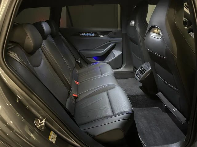 Volkswagen Passat 4Motion R-Line Style Variant