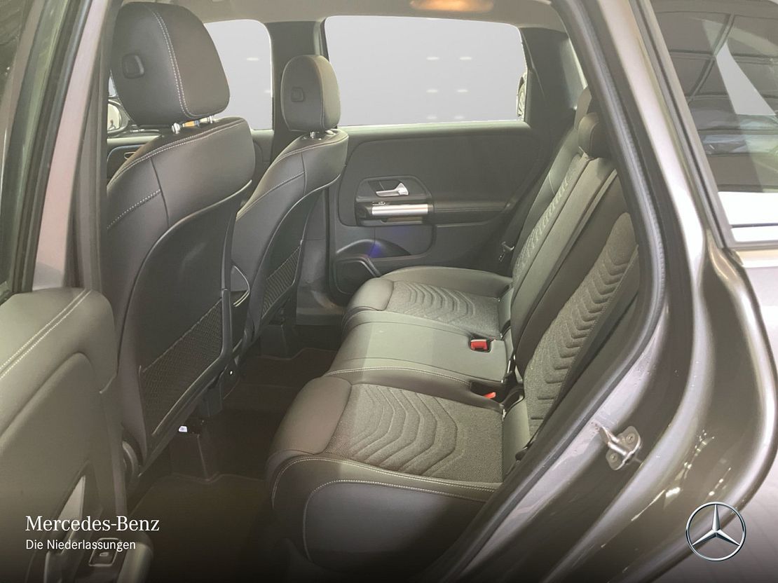 Mercedes-Benz B 180 Sedan