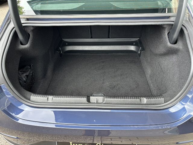 Mercedes-Benz EQE 350 Sedan