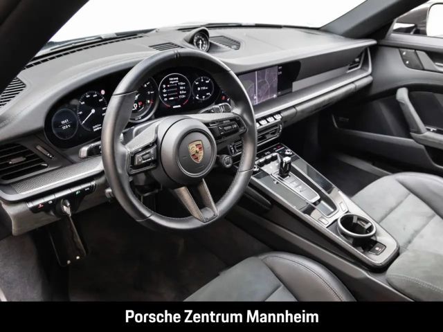 Porsche 992 Carrera Coupé GTS