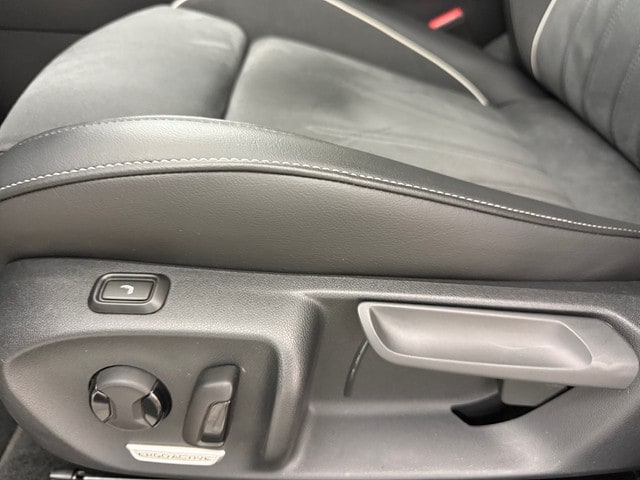 Volkswagen Passat 1.5 eTSI Business DSG Variant