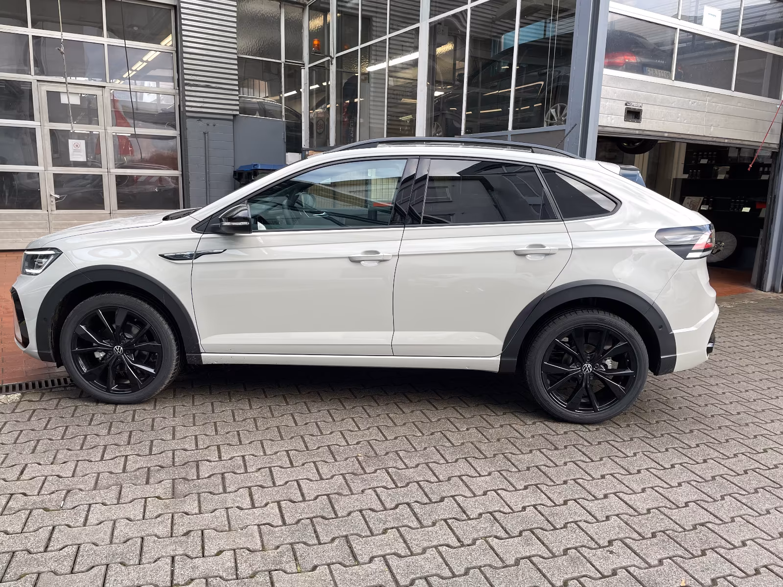 Volkswagen Taigo 1.0 TSI DSG R-Line