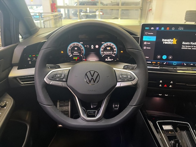 Volkswagen Golf 1.5 eTSI DSG R-Line