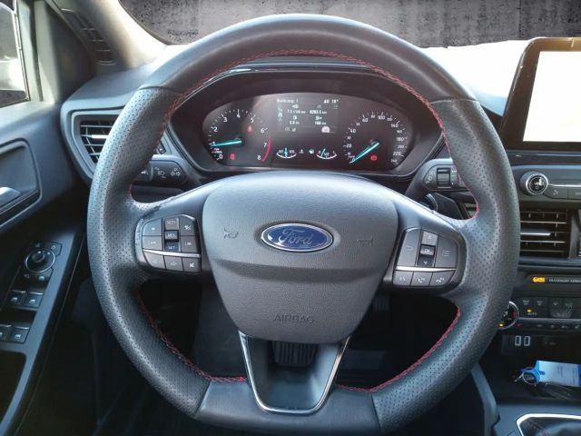 Ford Focus EcoBoost ST Line