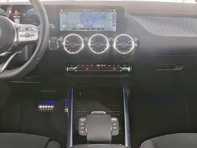 Mercedes-Benz EQA 300 4MATIC