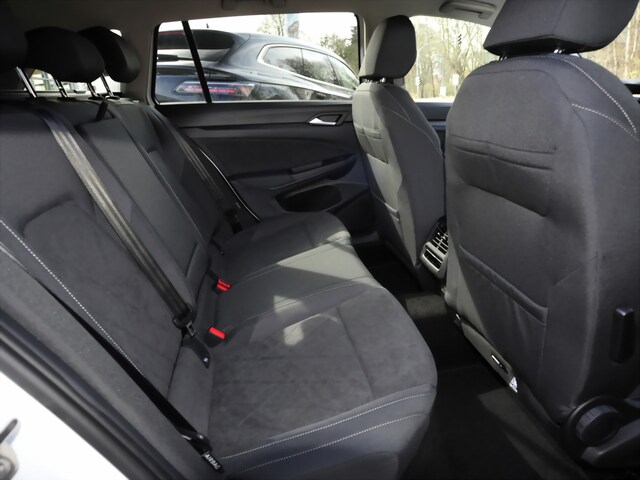 Volkswagen Golf Style Variant