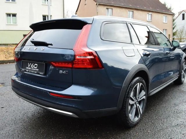 Volvo V60 Cross Country AWD Plus