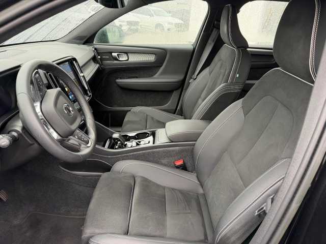 Volvo XC40 Dark Plus