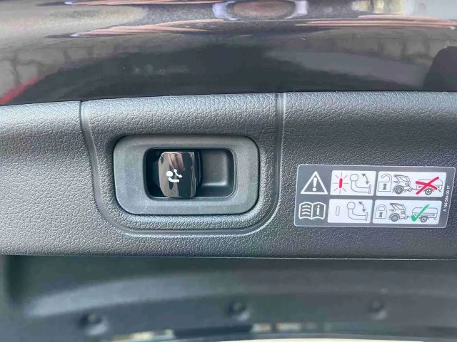 Mercedes-Benz C 300 AMG Line Sedan