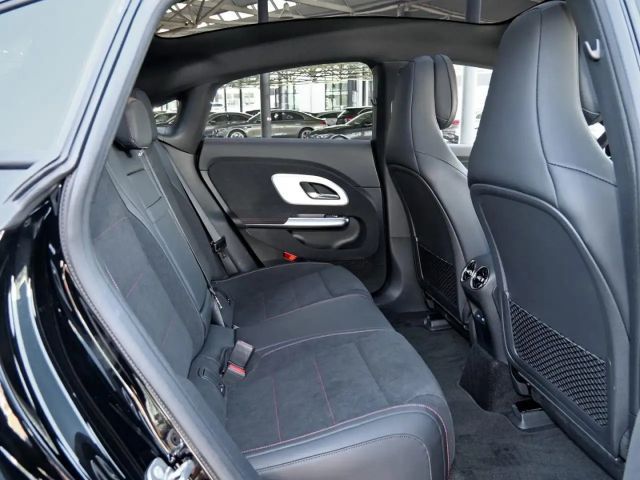 Mercedes-Benz CLA 250 AMG Line Coupé