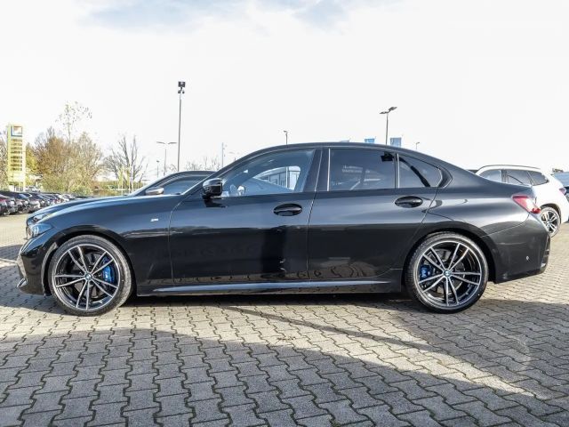 BMW 330 330d M-Sport Sedan