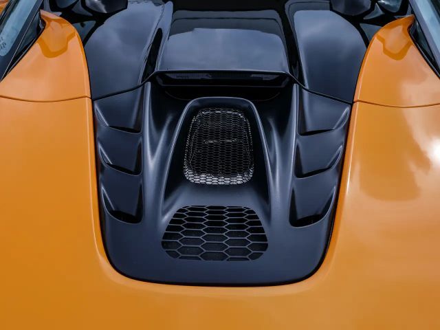 McLaren Artura Spider
