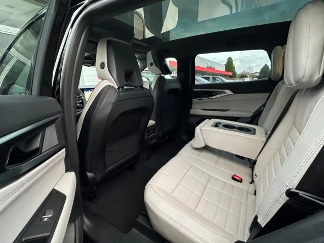 Renault Espace E-Tech Hybrid Iconic