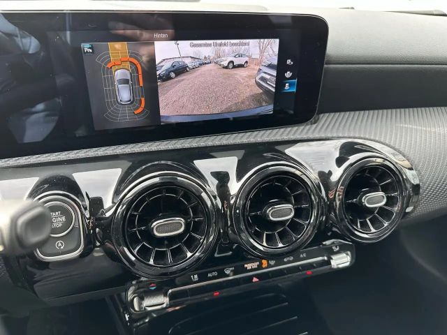 Mercedes-Benz A 180 A 180 d