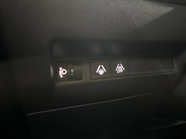 Peugeot E-2008 Allure Pack