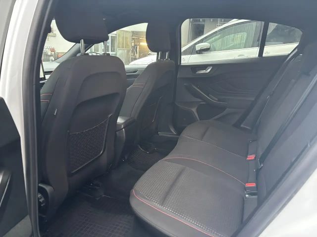 Ford Focus Limited ST Line