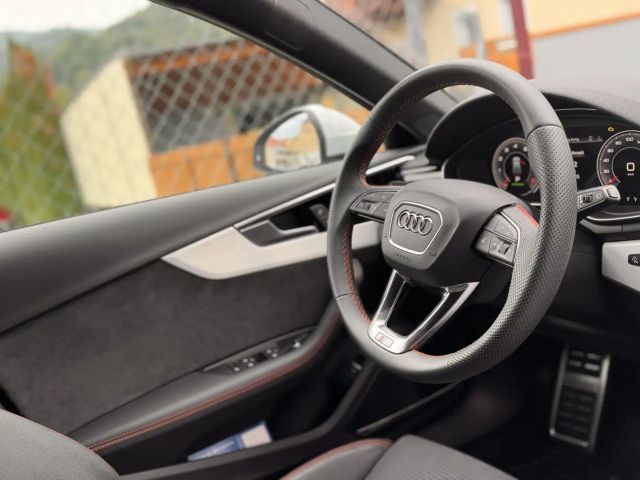 Audi A4 40 TFSI Quattro S-Line