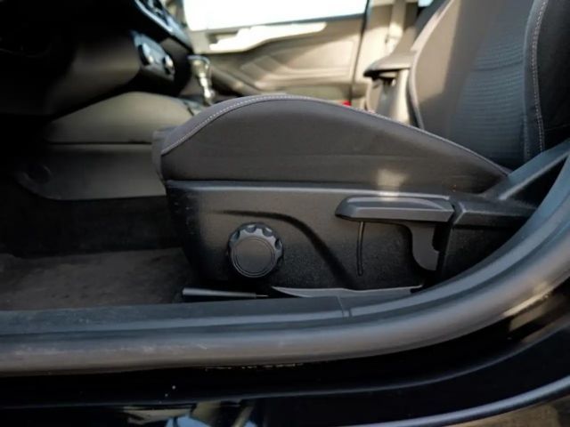 Ford Focus Cool & Connect