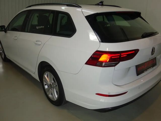Volkswagen Golf Life Variant
