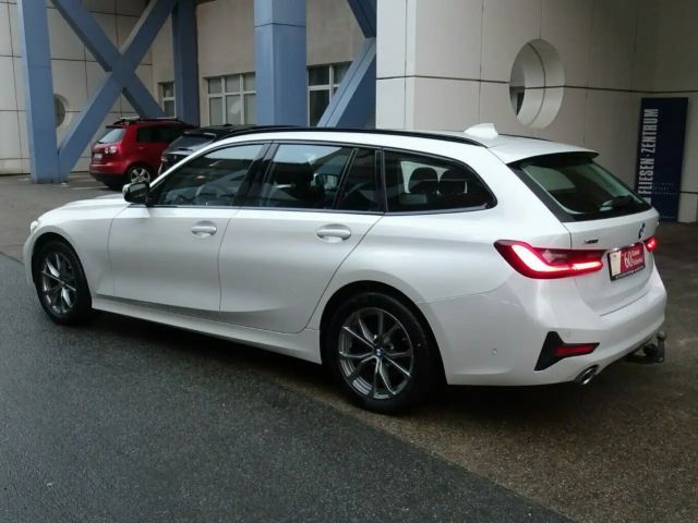 BMW 320 320d Sport Line Touring xDrive
