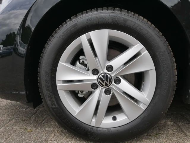 Volkswagen Golf 1.5 eTSI Golf VIII Life
