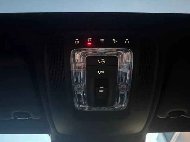 Mercedes-Benz GLA 200 7G-DCT *LED*Pano*Digital*MBux*SHZ*