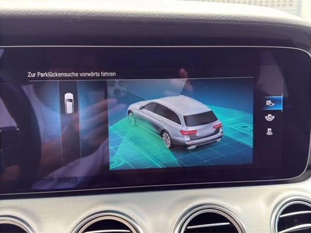 Mercedes-Benz E 220 AVANTGARDE