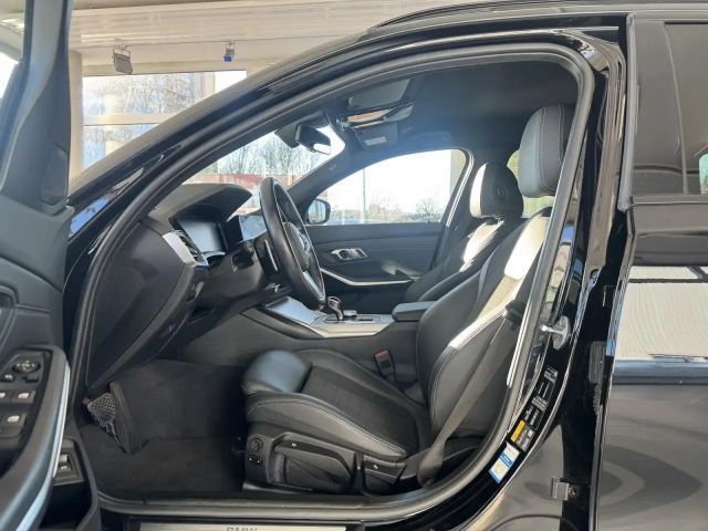BMW 330 330e M-Sport Touring xDrive