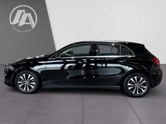 Mercedes-Benz A 180 A 180 d