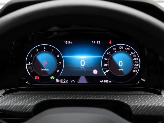 Volkswagen Golf 1.5 eTSI DSG IQ.Drive R-Line