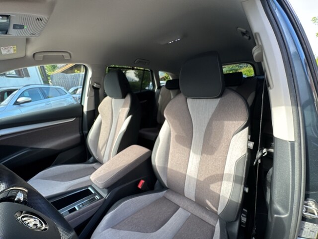 Skoda Enyaq iV60 Lodge, pACC, 20" Alu, Navi, LED