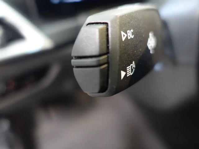 BMW 330 330e M-Sport xDrive