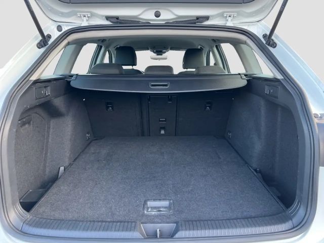 Volkswagen Golf Life Variant