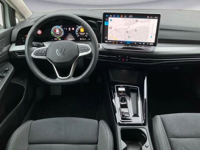 Volkswagen Golf DSG Style eHybrid