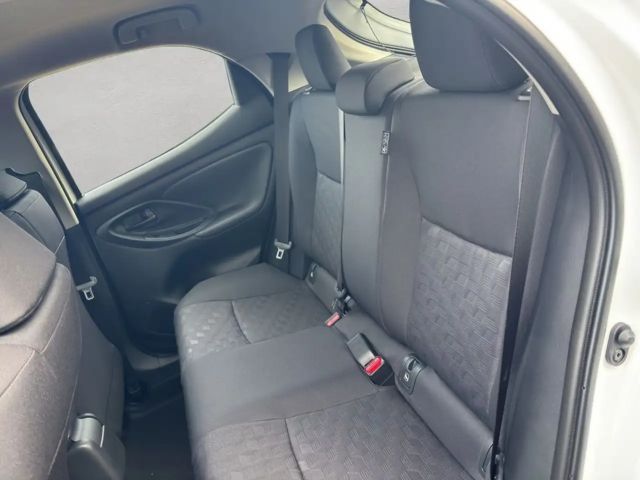 Toyota Yaris Business Hybride VVT-i