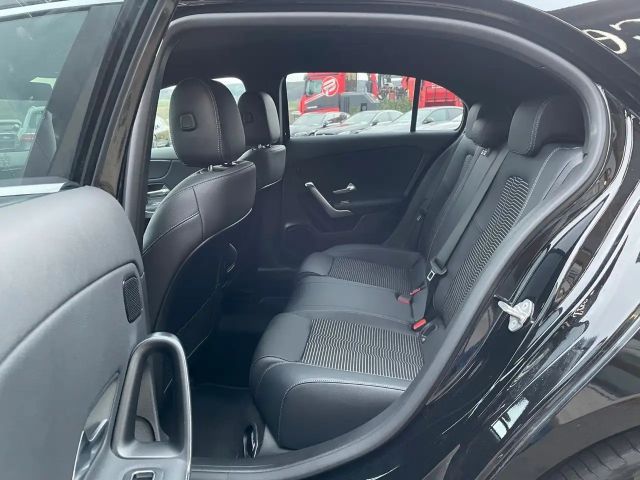 Mercedes-Benz A 200 A 200 d Progressive